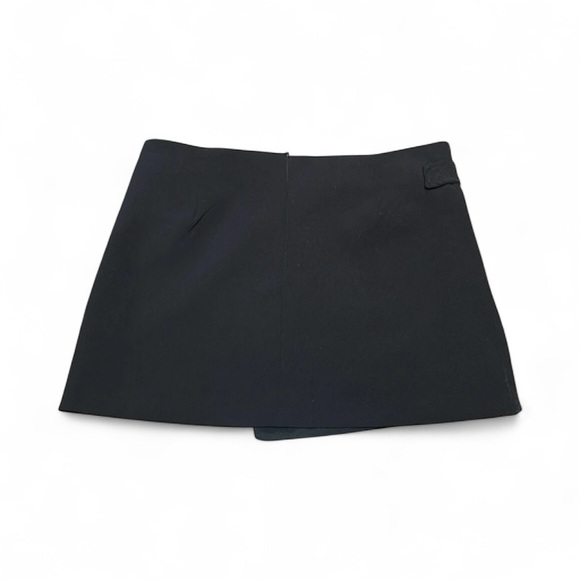 Zara Black Asymmetrical Hem Buckle Pocket Zip Back Mini Skirt - Women’s Sz XS - Picture 4 of 8